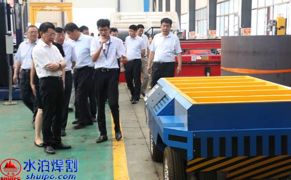 AGV機器人持續(xù)火熱，新領(lǐng)域帶來發(fā)展新機遇，水泊焊割自主研發(fā)的AGV小車