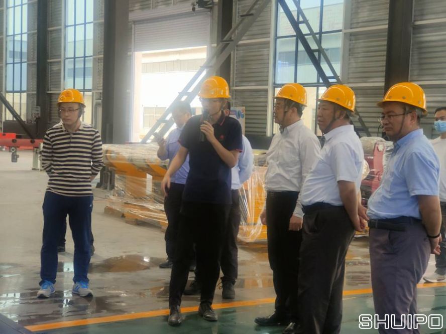 山東省科學(xué)院激光研究所所長(zhǎng)賈中青、山東省機(jī)械設(shè)計(jì)研究院院長(zhǎng)林江海帶領(lǐng)激光、高端裝備領(lǐng)域?qū)＜乙恍?人到水泊焊割實(shí)地調(diào)研2